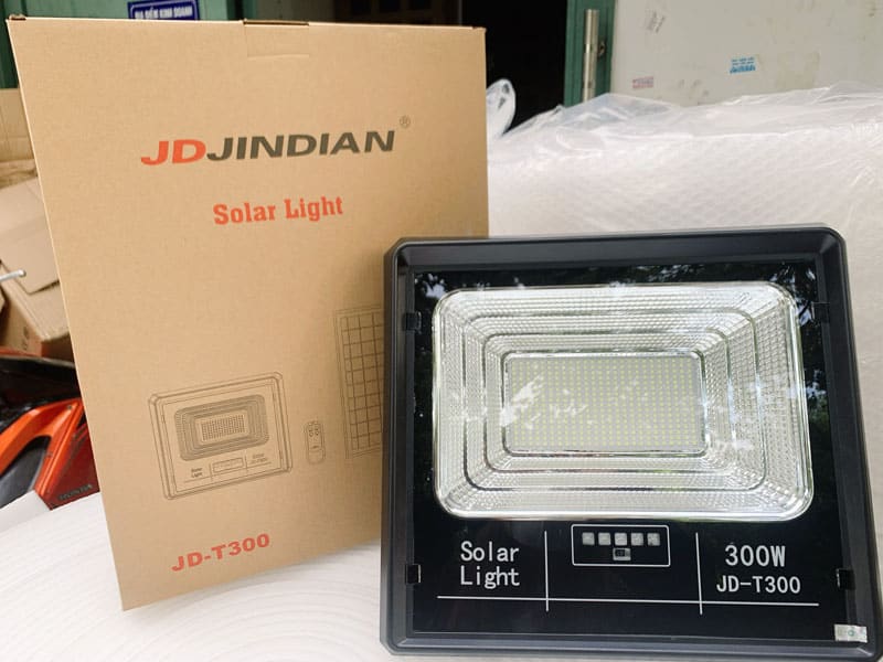 den-nang-luong-mat-troi-jindian-jd-t300-1